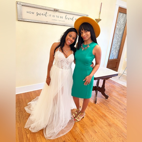 Meet your Posher, Kris - Picture 3 of 17